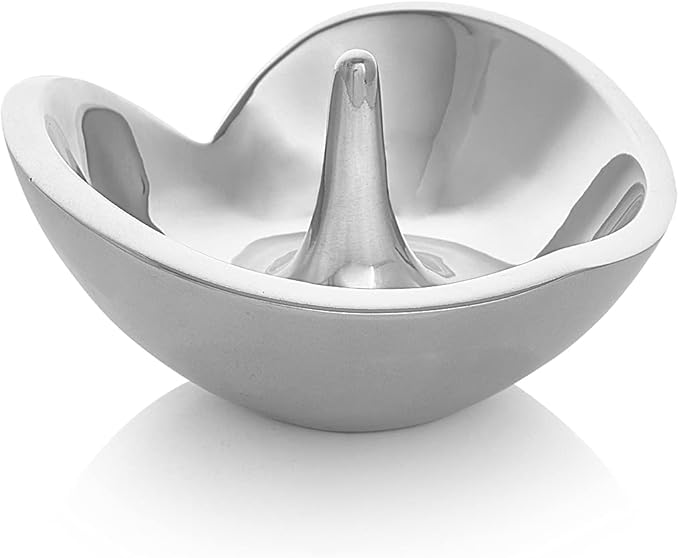 NambÃ© Heart Ring Holder â Sculptural Alloy Jewelry Dish with Vertical Post for Rings â Decorative 4.25â x 4.25â Heart-Shaped Trinket Bowl & Jewelry Organizer for Dresser, Vanity & Keepsake Display