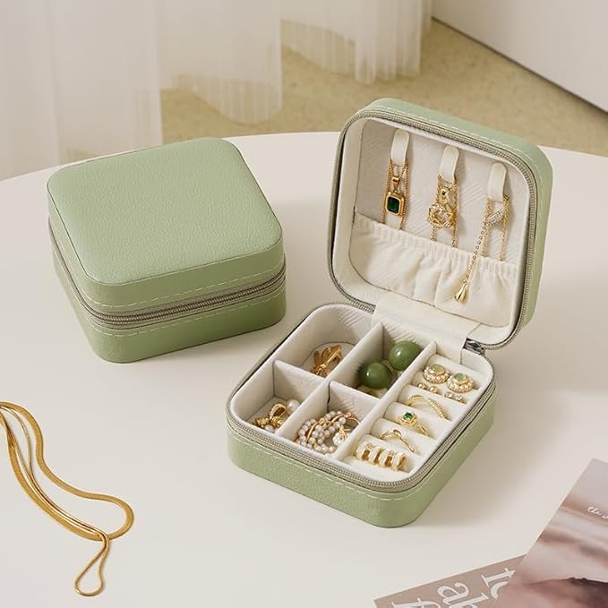 Travel Jewelry Case, Travel Jewelry Box, Mini Jewelry Travel Case, Jewelry Organizer Case, Portable Small Jewelry Organizer Storage Boxes - Best Gift for Women Girls.