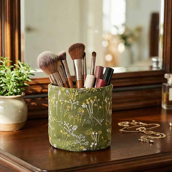 HAUSFRAU Storage Baskets Bins Makeup Organizer, Decorative Round Keys Basket for Desk, Shelves, Tabletop, Gift for mom, wife, girlfriend, 6" Embroidered Jacquard Box Green
