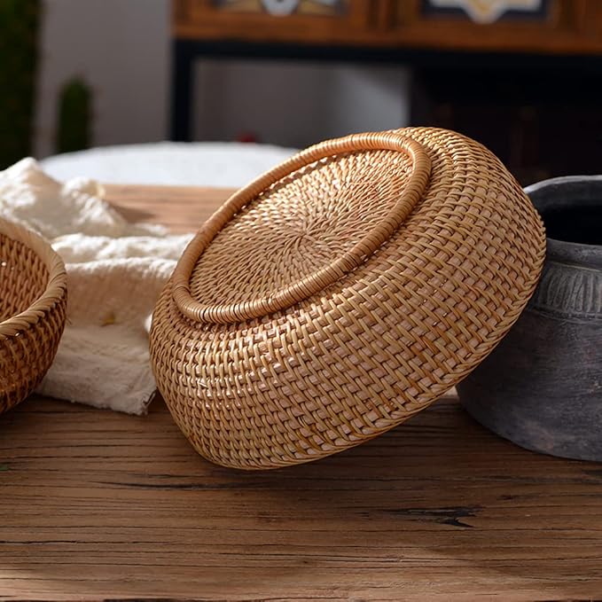 Small Round Keys Storage Basket for Entryway Table Tabletop Wicker Catchall Organizer Woven Basket for Wallet Remote Control Cards Crackers Fruit Candy