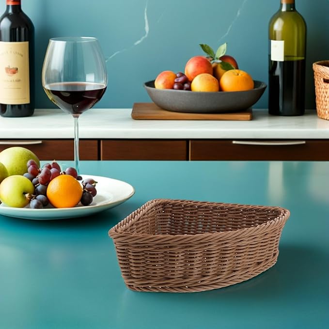 SUPVOX Triangular Corner Storage Basket, Small Woven Organizer Bin for Cosmetics and Snacks, 24.5cm Radius Fan-shaped Basket for Wardrobe, Kitchen, Bathroom, Nursery Storage