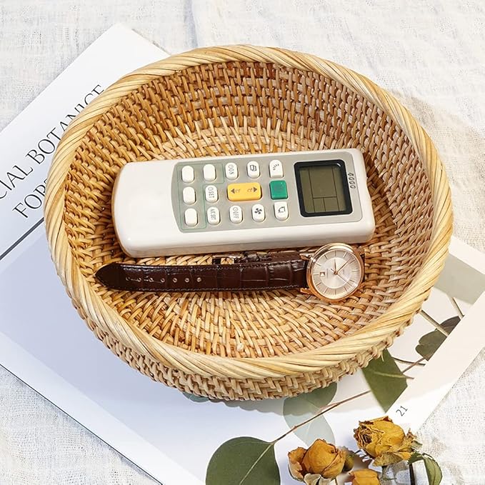 Small Round Keys Storage Basket for Entryway Table Tabletop Wicker Catchall Organizer Woven Basket for Wallet Remote Control Cards Crackers Fruit Candy